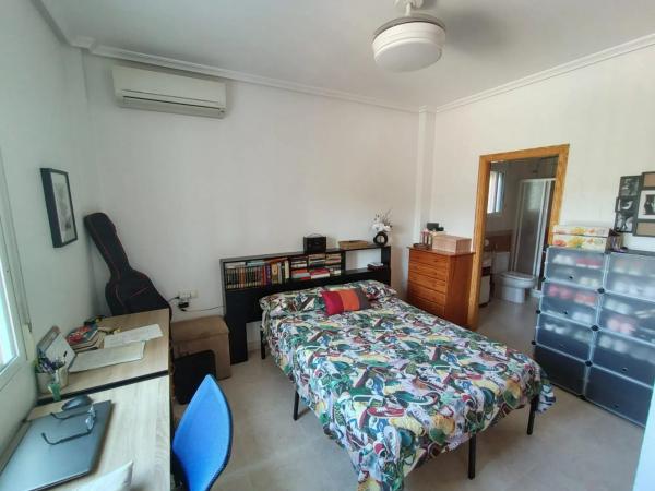 Casa independiente en calle Holanda