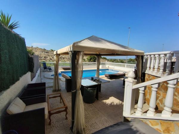 Casa independiente en calle Holanda