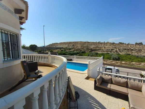 Casa independiente en calle Holanda