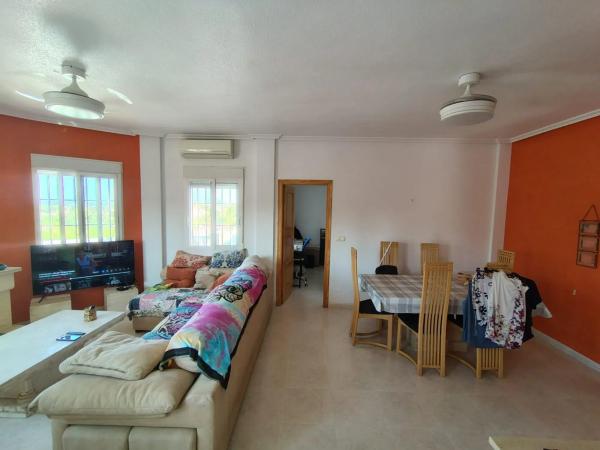 Casa independiente en calle Holanda