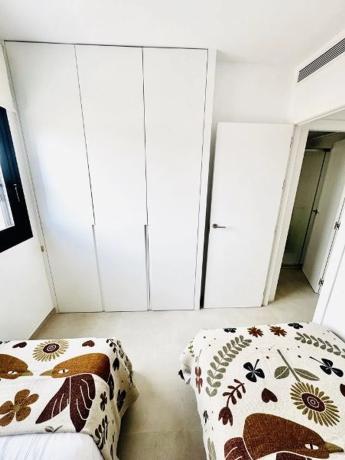 Chalet pareado en calle Bélgica, 3