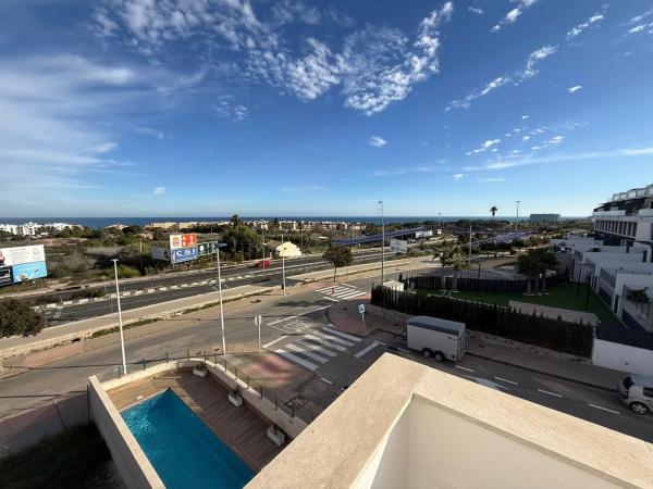 Chalet adosado en calle Carcaixent, 2