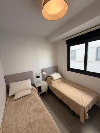 Chalet adosado en calle Carcaixent, 2