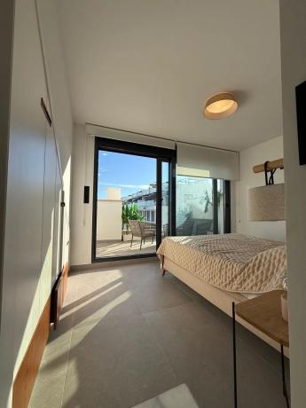 Chalet adosado en calle Carcaixent, 2