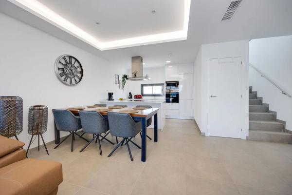 Chalet pareado en calle Los Miras, 6