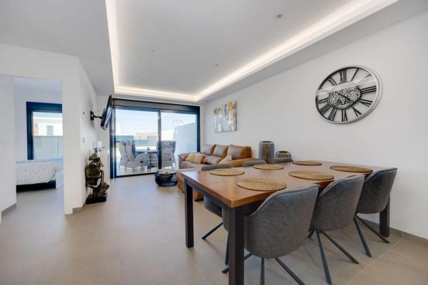 Chalet pareado en calle Los Miras, 6