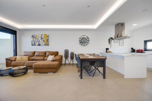 Chalet pareado en calle Los Miras, 6