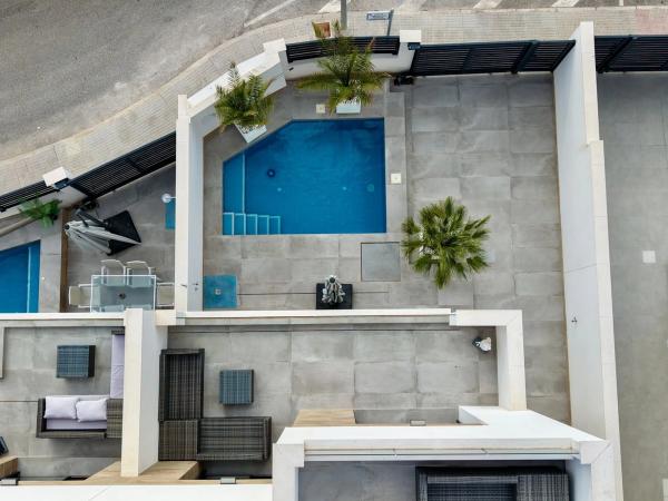 Chalet pareado en calle Los Miras, 6