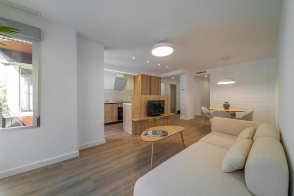 Piso en calle Duque de Tamames, 28