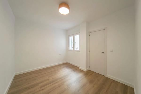 Piso en calle Duque de Tamames, 28