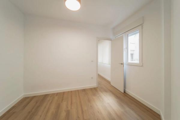 Piso en calle Duque de Tamames, 28