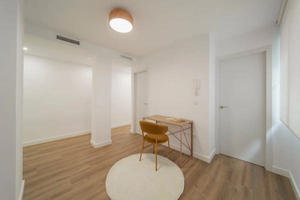 Piso en calle Duque de Tamames, 28