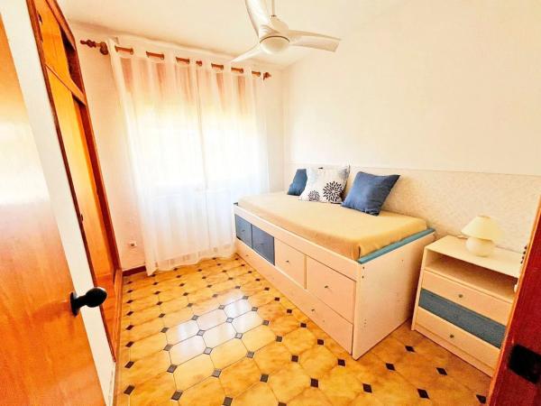 Casa independiente en avenida Velero C Rg