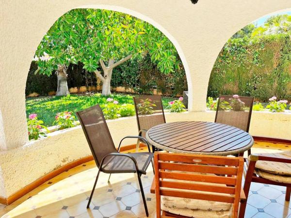 Casa independiente en avenida Velero C Rg