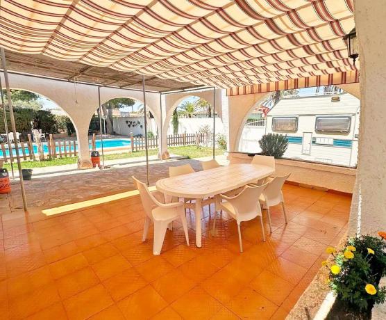 Casa independiente en avenida Velero C Rg