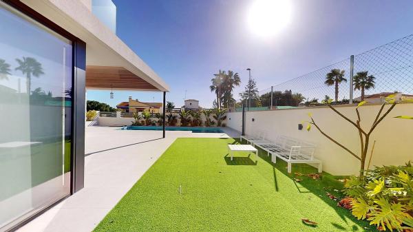 Chalet en Barrio Lomas de Cabo Roig-Los Dolses