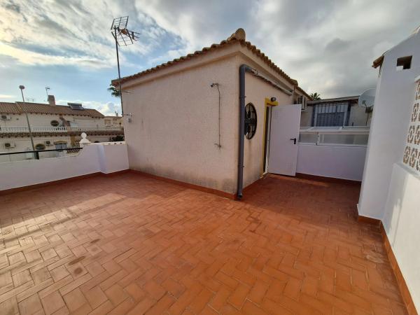 Chalet adosado en calle Trepadora s/n