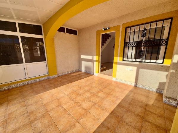 Chalet adosado en calle Trepadora s/n