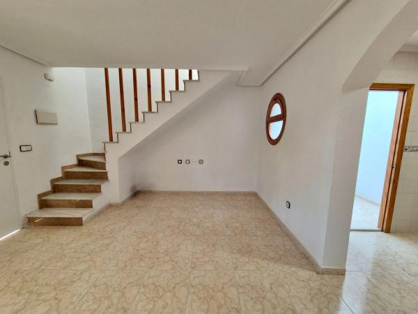 Chalet adosado en calle Trepadora s/n