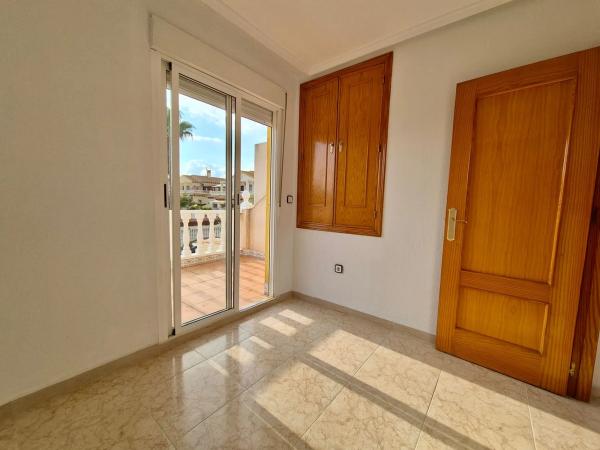 Chalet adosado en calle Trepadora s/n