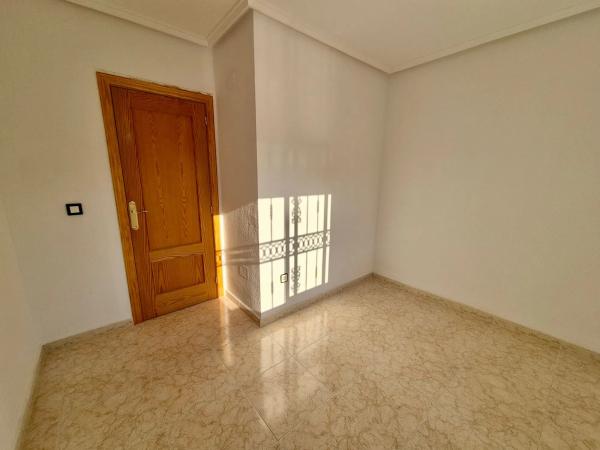 Chalet adosado en calle Trepadora s/n