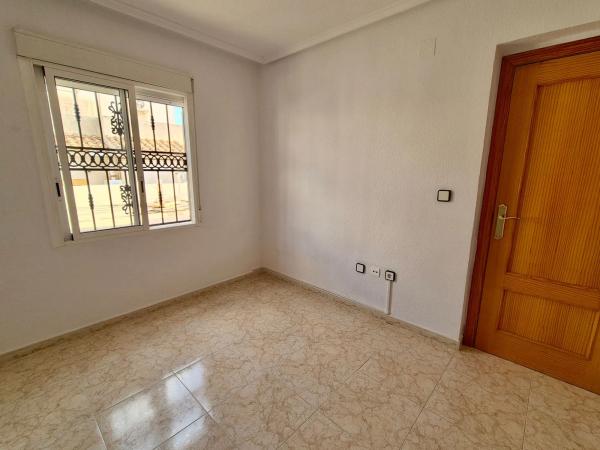 Chalet adosado en calle Trepadora s/n