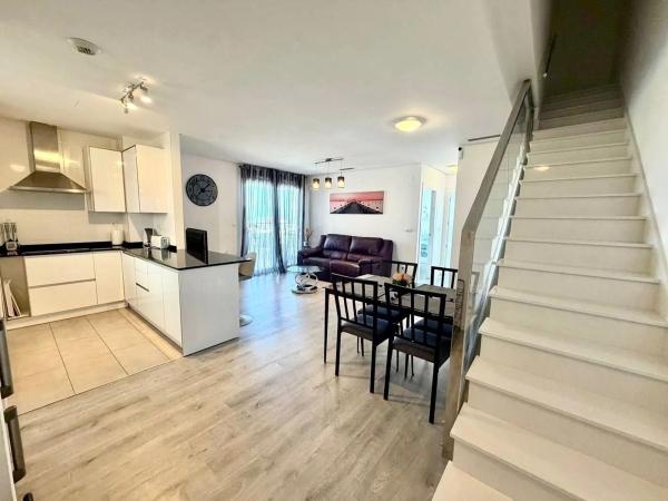 Dúplex en calle Pebrella