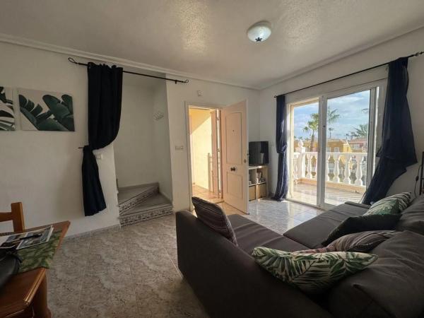 Casa independiente en calle los Pirineos, 4