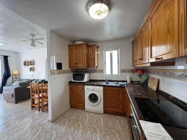 Casa independiente en calle los Pirineos, 4