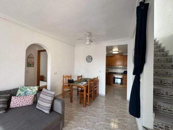 Casa independiente en calle los Pirineos, 4