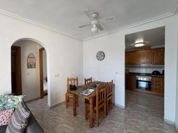 Casa independiente en calle los Pirineos, 4