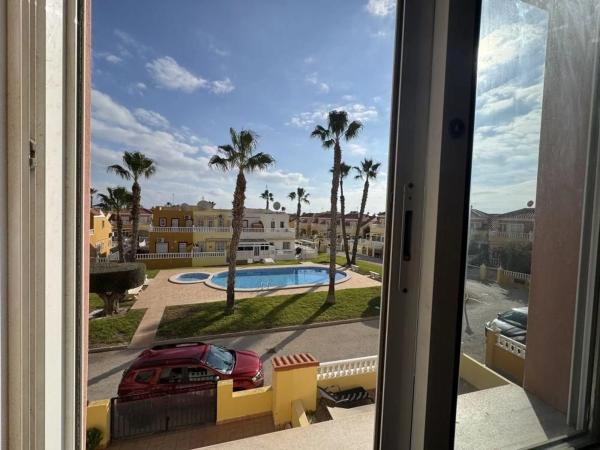 Casa independiente en calle los Pirineos, 4