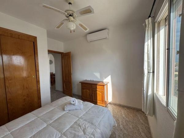 Casa independiente en calle los Pirineos, 4