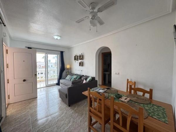 Casa independiente en calle los Pirineos, 4