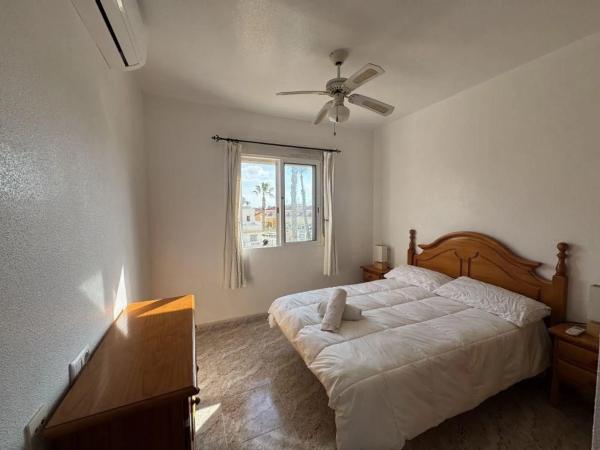 Casa independiente en calle los Pirineos, 4