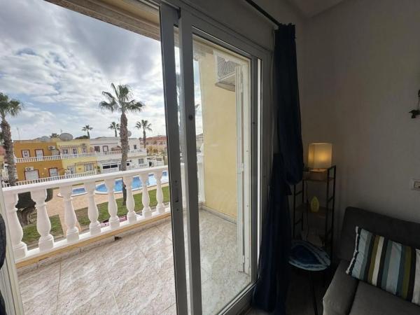 Casa independiente en calle los Pirineos, 4