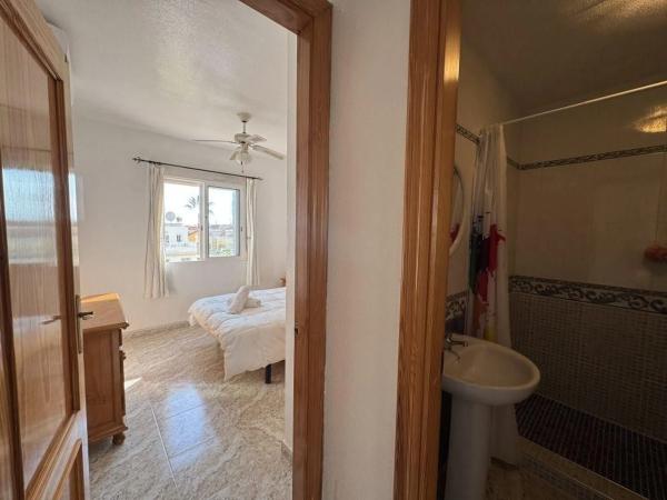 Casa independiente en calle los Pirineos, 4