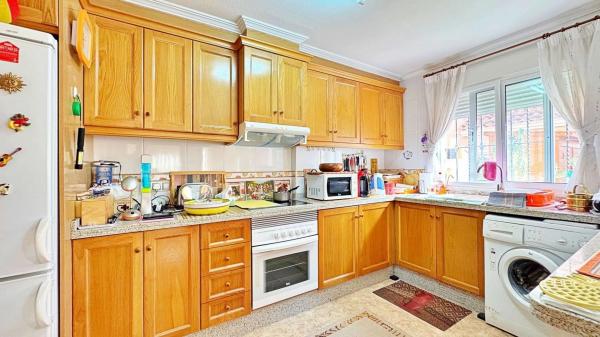 Chalet adosado en calle Comino