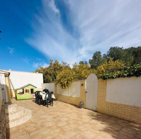 Casa independiente en calle Mimosa