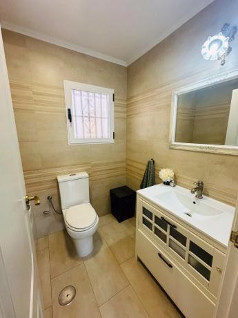 Casa independiente en calle Mimosa