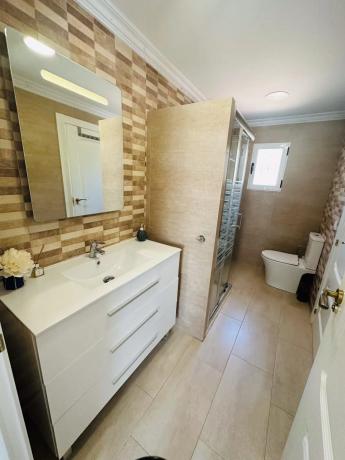 Casa independiente en calle Mimosa