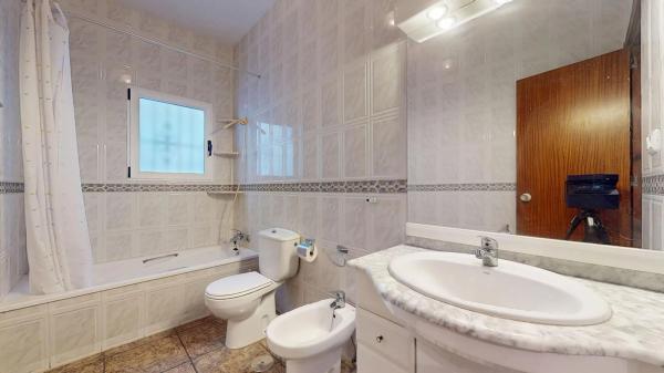 Casa independiente en avenida los Villenas