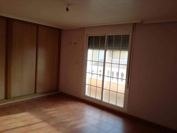 Chalet pareado en C/La música, 1