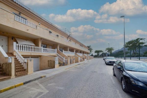 Chalet adosado en calle los Auroros, 31