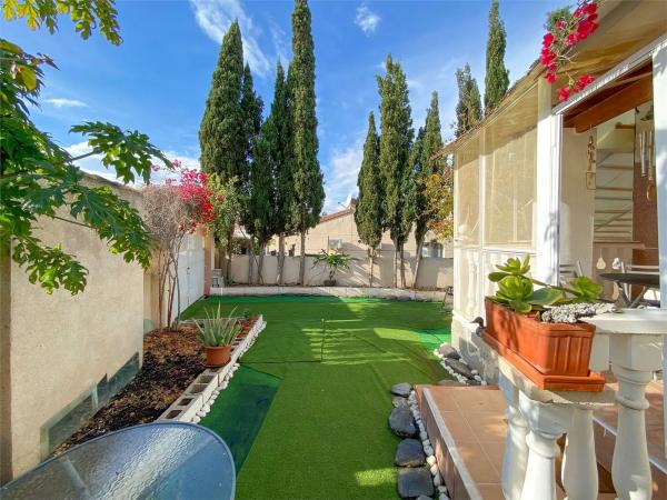 Chalet adosado en calle Sierra del Cid