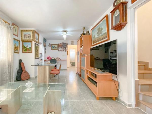 Chalet adosado en calle Sierra del Cid