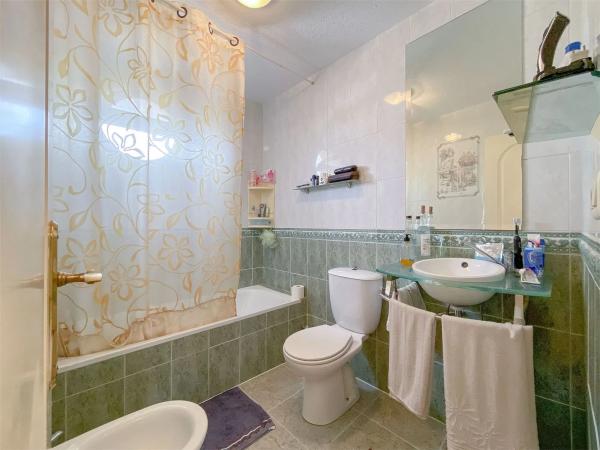 Chalet adosado en calle Sierra del Cid