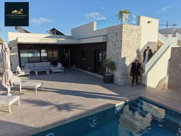 Casa independiente en avenida del Recorral