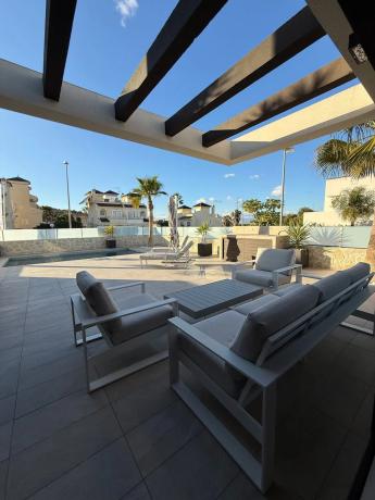 Casa independiente en avenida del Recorral