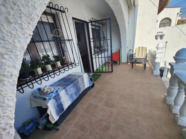 Chalet pareado en plaza de Las Costas